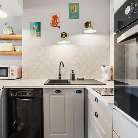 Dom wakacyjny Happy Days Port Ambonne Renovated One-bedroom With Terrace