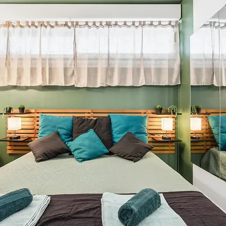 Dom wakacyjny Happy Days Port Ambonne Renovated One-bedroom With Terrace